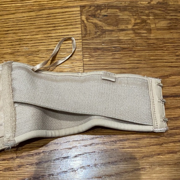 NWOT nude Lilyette strapless bra 34c - Picture 7 of 7